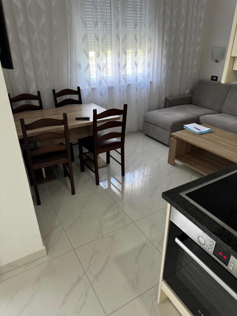 Funtana Appartements An Der 1 Reihe Vom Meer Екстериор снимка