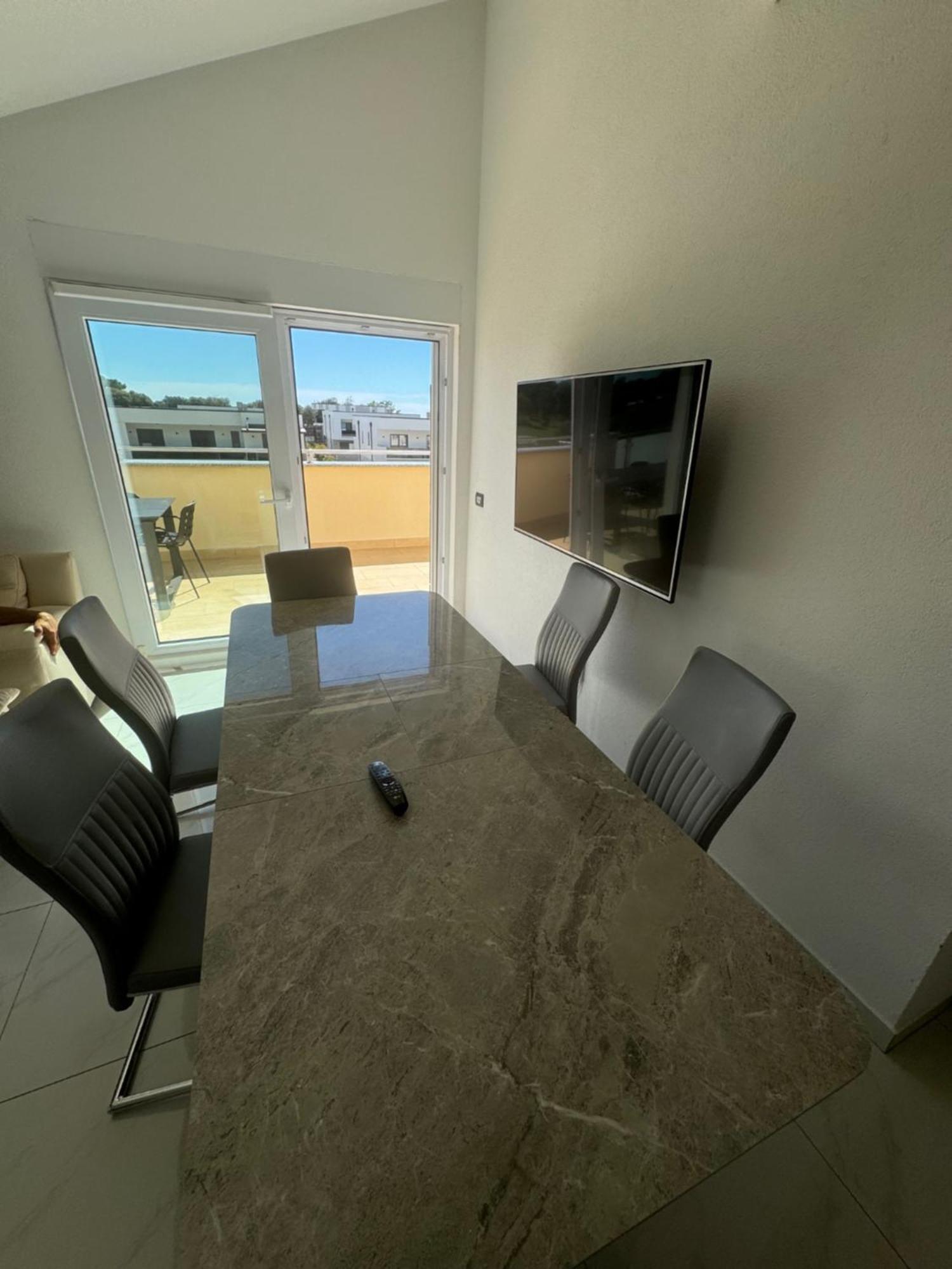 Funtana Appartements An Der 1 Reihe Vom Meer Екстериор снимка