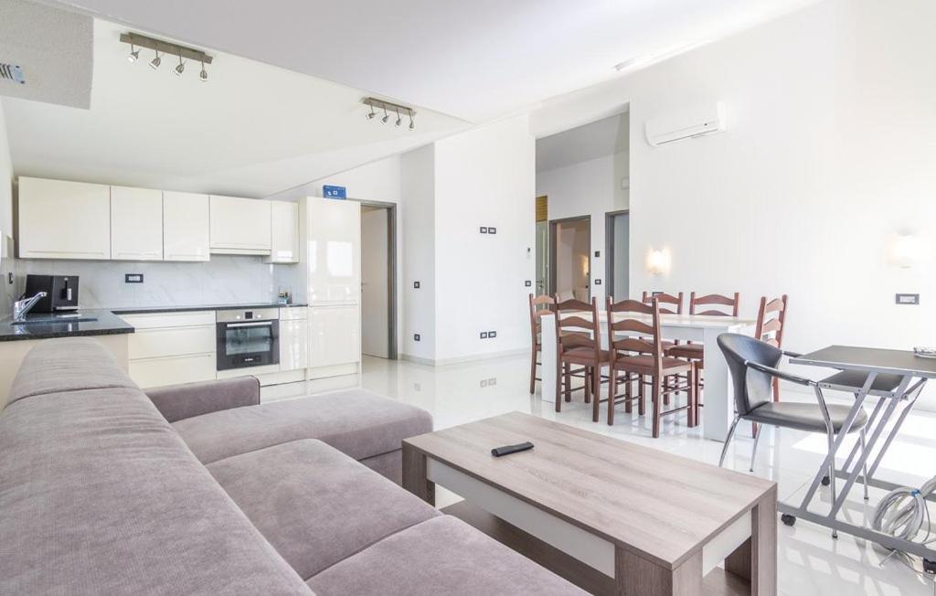 Funtana Appartements An Der 1 Reihe Vom Meer Екстериор снимка