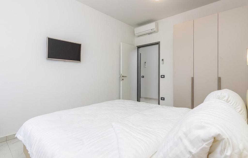 Funtana Appartements An Der 1 Reihe Vom Meer Екстериор снимка