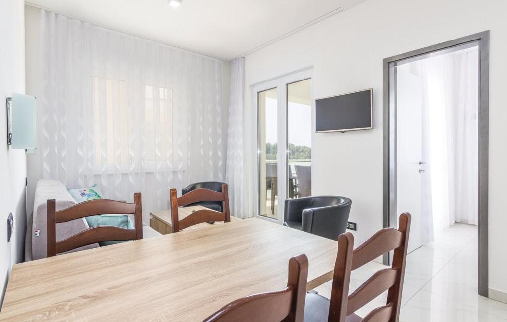 Funtana Appartements An Der 1 Reihe Vom Meer Екстериор снимка
